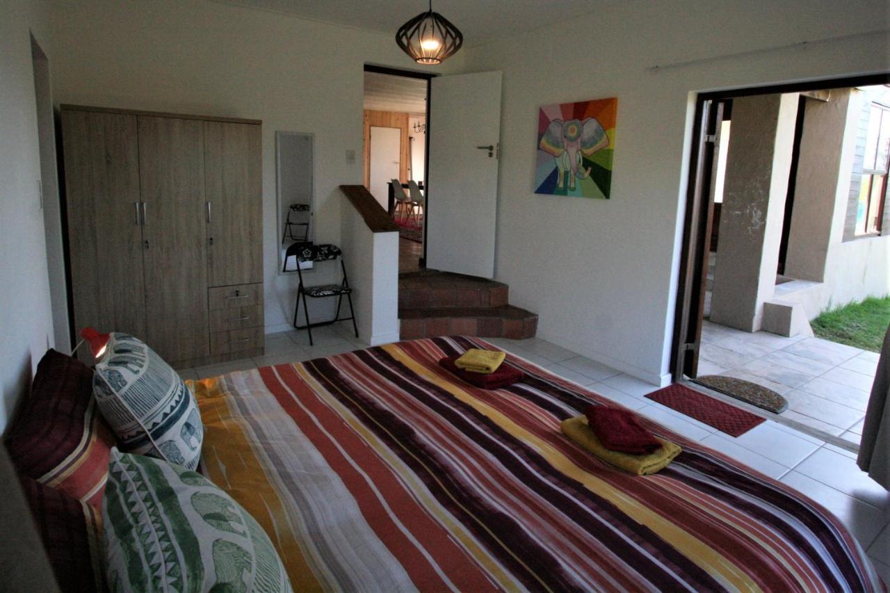 Colourful Bnb The Crags Phòng bức ảnh
